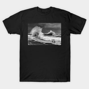 Stormy waves T-Shirt